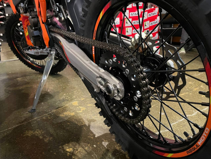 Мотоцикл Regulmoto SIX DAYS с ПТС