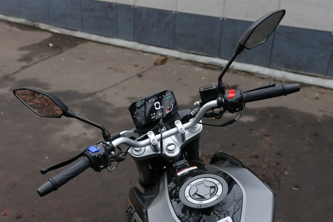 Мотоцикл LONCIN CR4II