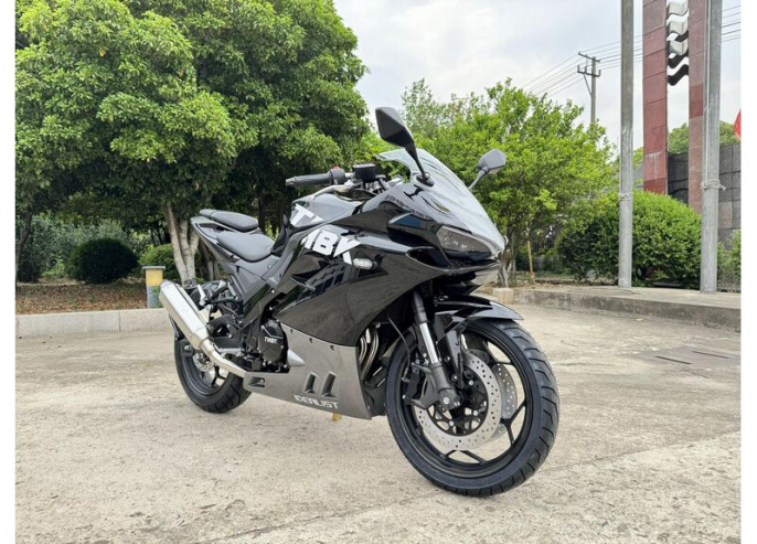 Мотоцикл TMBK Idealist 400cc