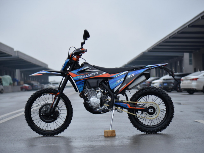 Мотоцикл Regulmoto Norden с ПТС